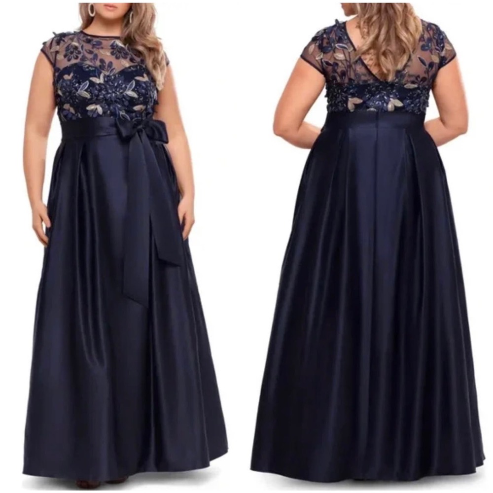 Xscape 3D Floral Applique Illusion Bodice Ball Gown In Navy Size 18W New